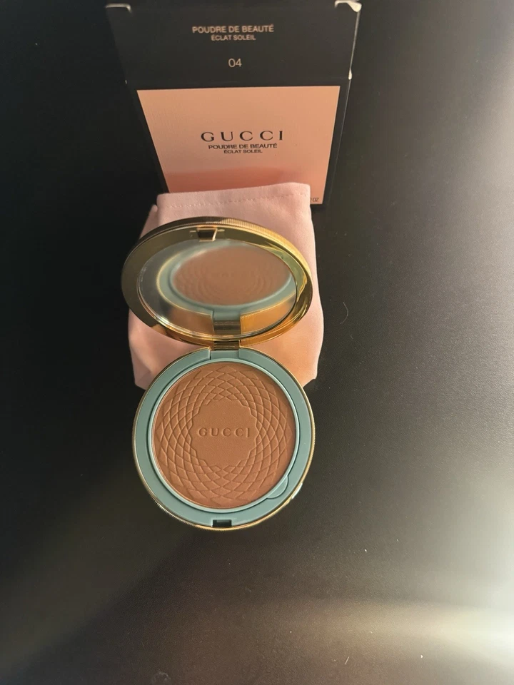 Gucci Poudre De Beauté Éclat Soleil Bronzing Powder Bronzer Colour #4 - Image 3 of 3