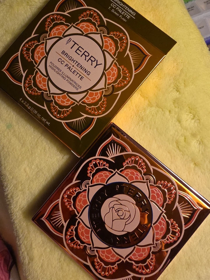 Brightening CC Palette | Highlighter & Illuminating Color Correcting Powder - Image 3 of 4