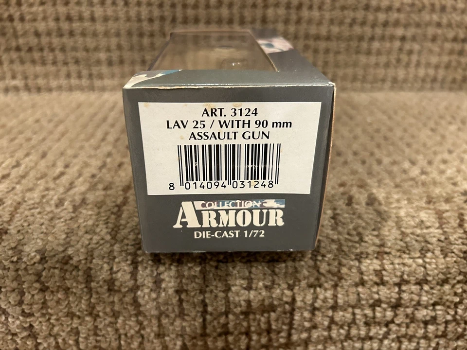 CDC Armour Collection 1:72 USMC LAV 25 w/90mm Gun, Art. 3124 - Image 4 of 4