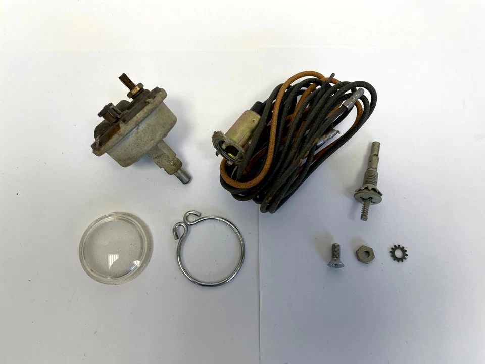 Dodge Custom Coronet Map 1953-1954 y paquete de lámpara de luz de cortesía 1498785 Nuevo de Lote Antiguo Foto 3 de 4