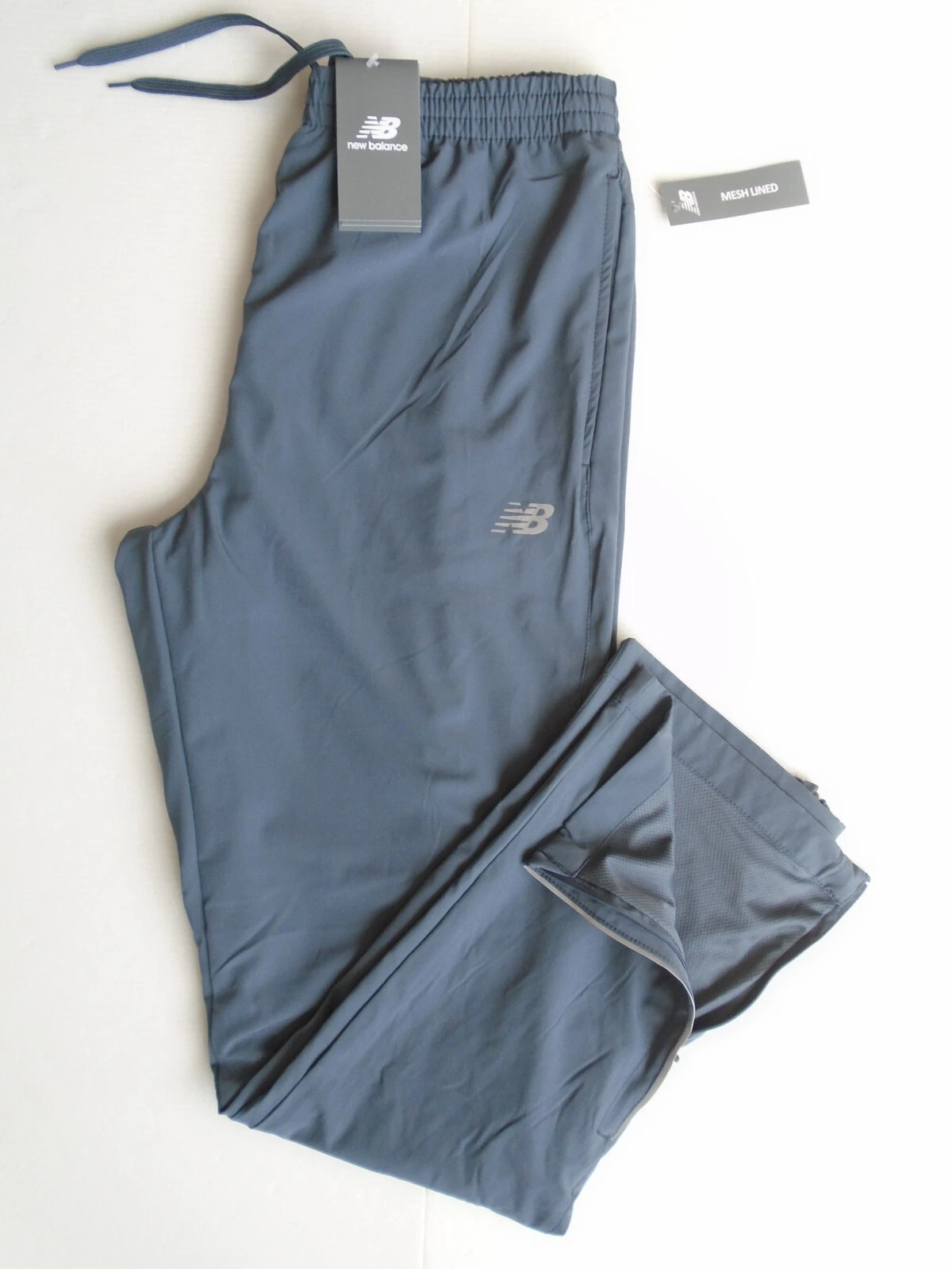 NEW BALANCE All Motion JOGGERS Mens Running Pants w/Mesh Gray Back Pocket S, M
Opens in a new window