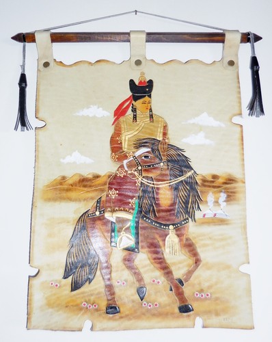 QUADRO VINTAGE ANNI 30 SU STRISCIONE IN PELLE DISEGNO CAVALLO ASIATICO - Foto 3 di 5