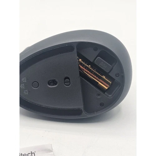 Logitech Lift Vertical Ergonomic Mouse - Picture 4 of 5