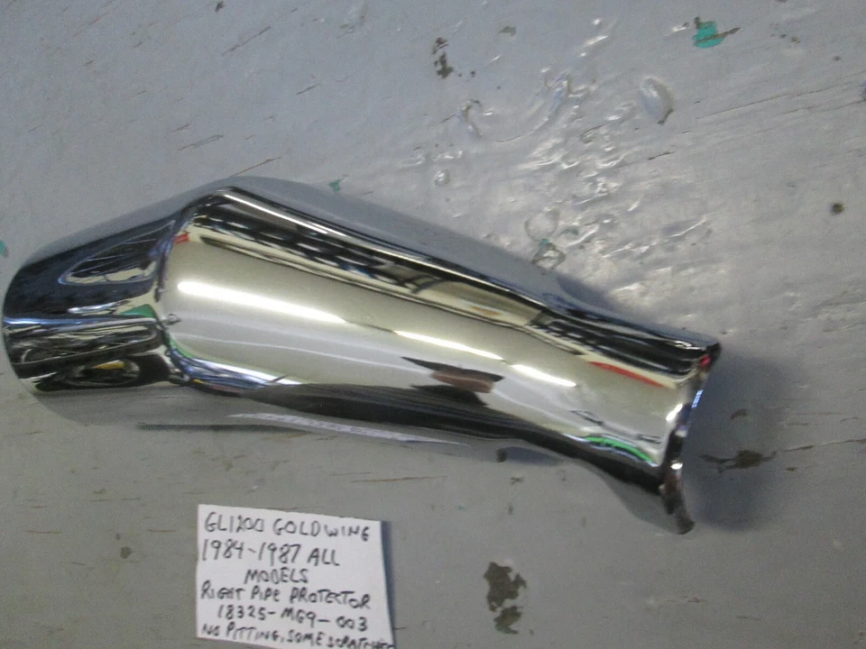 1984 - 1987 年原始设备制造商 GL1200 GOLDWING 右握出口管保护器 18325-MG9-003 — 第 3/4 张图片