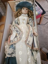 Leonardo Collection? Porcelain Doll patricia Box & Tag Vintage 1990s