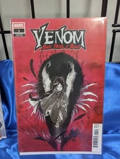 Venom Black White & Blood #1 Peach Momoko Variant Marvel Comics. We Combine. 