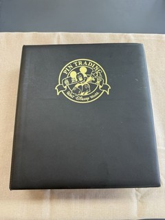 Disney Pin Trading Collection 119 Pins!/with Binder