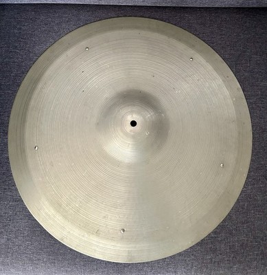 ZYN 18'' Thin Crash mit Nieten. Sizzlers. Vintage Made in England.