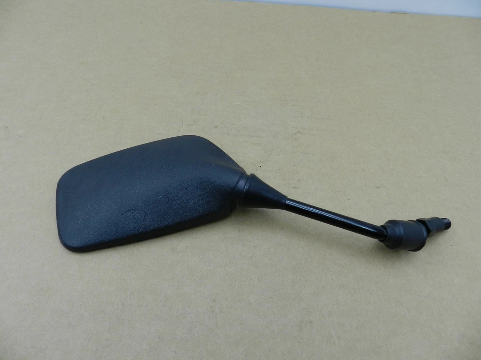 Espejo retrovisor derecho United Motors OEM Dual Sport 200, DT200 DT125 Foto 4 de 4