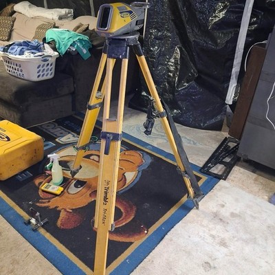 Trimble Tri-Max Survey Tripod Stand 60 in Height 5/8''-11 Thread