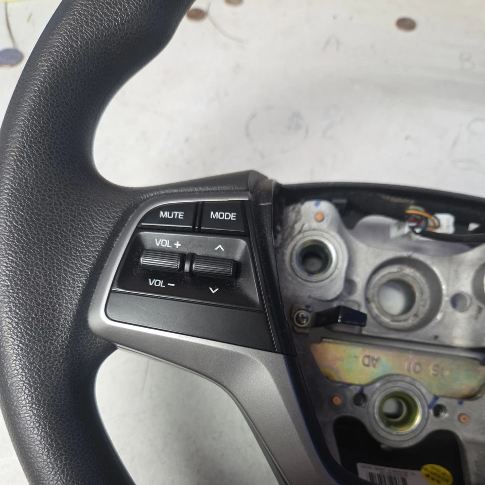 Volante HYUNDAI ELANTRA 2017 2018 com controle de cruzeiro - 56100F3140 - Imagem 2 de 4