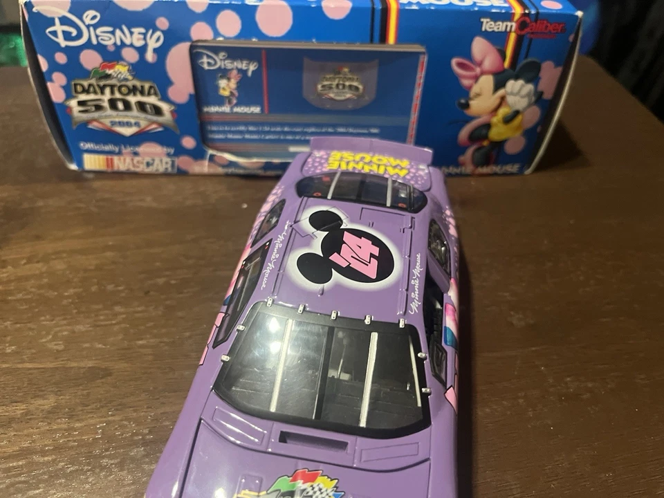 1:24 2004 Minnie Mouse Daytona 500 Chevy Team Caliber Preferred 1 of 10,080 - Image 4 of 4