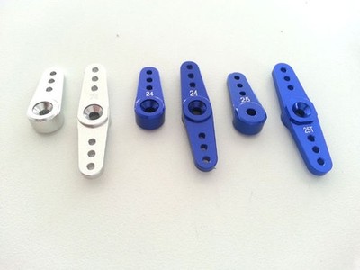Servohorn 24 Z o. 25 Z einfach / doppelt silber / blau Savöx Hitec Jr Futaba