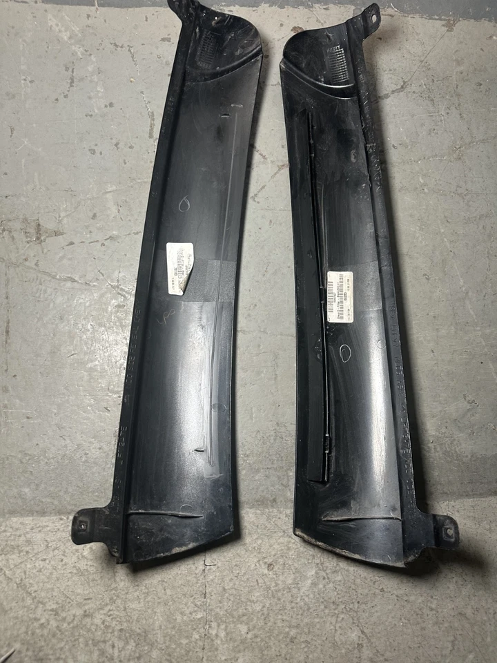 🔥2002-2009 Chevrolet TRAILBLAZER Rear Lift Gate Pillar Trim Molding BLACK SET 2 - Image 3 of 4