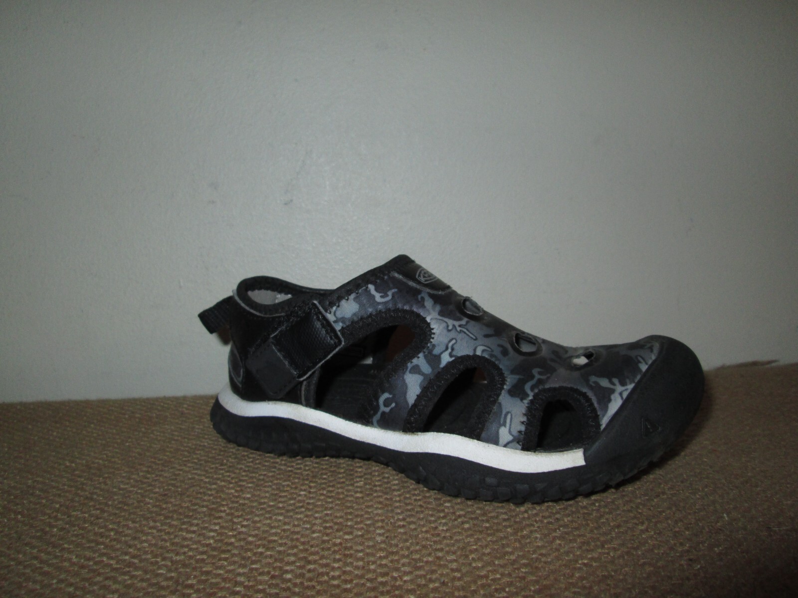 Sandali da acqua KEEN bambino unisex Stingray punta chiusa nero mimetico taglia 10