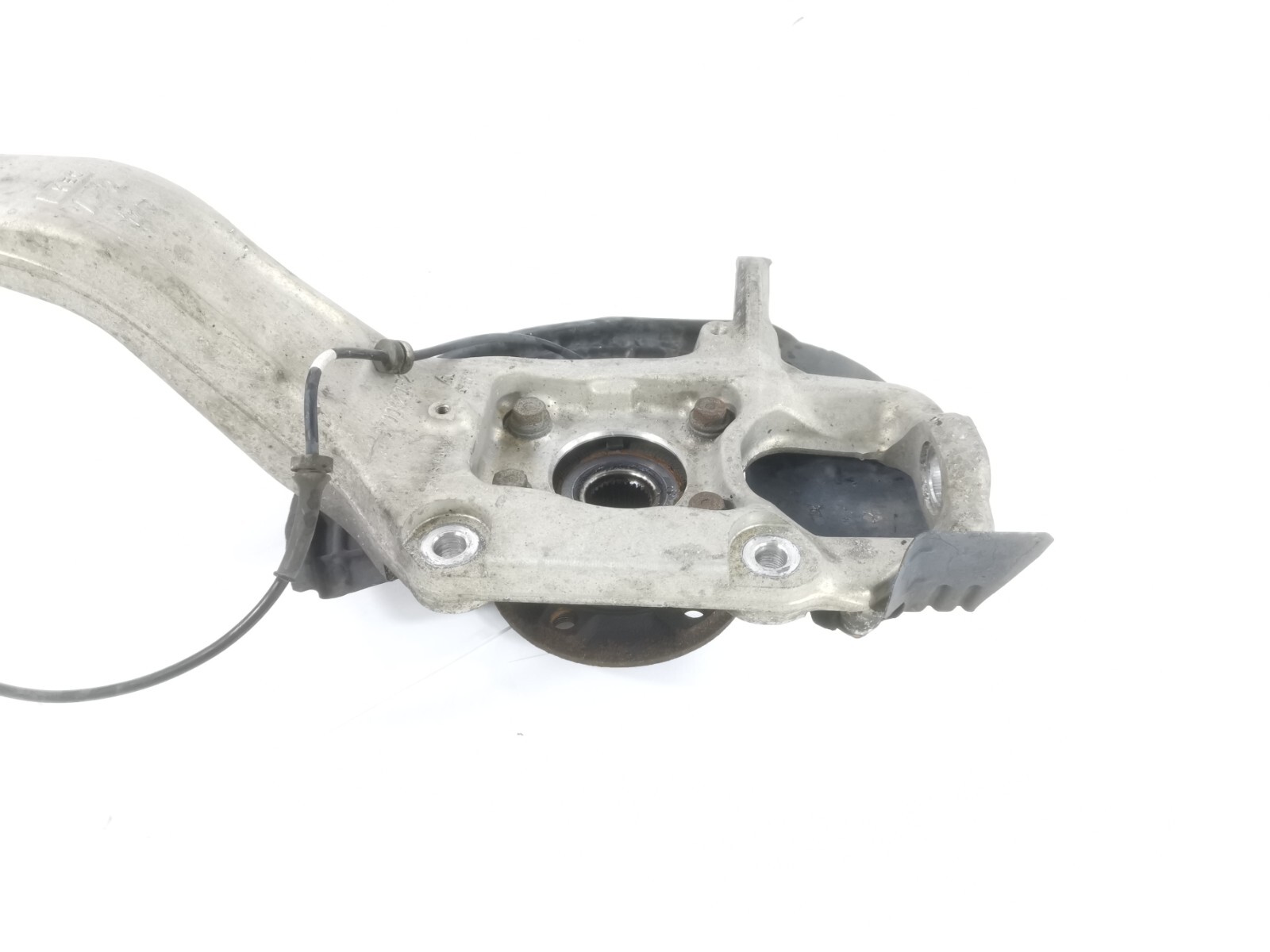 17-20 MASERATI Levante FRONT RIGHT PASSENGER SPINDLE KNUCKLE HUB 670032052