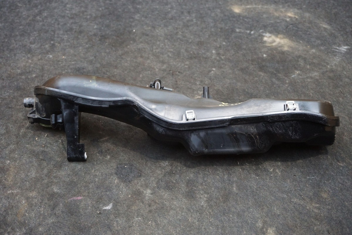 Left Engine Intake Manifold 4.4L V8 Twin Turbo 11617601434 BMW X5M 