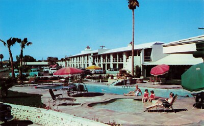 Phoenix AZ Desert Inn Pool View Vintage Standard Chrome Postcard Unposted