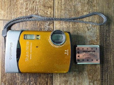 Olympus Stylus 790 SW 7.1MP Orange Waterproof Shockproof Camera Works