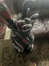 Right-Handed Golf Clubs Set Comes With Bag Golf Balls And Tees.