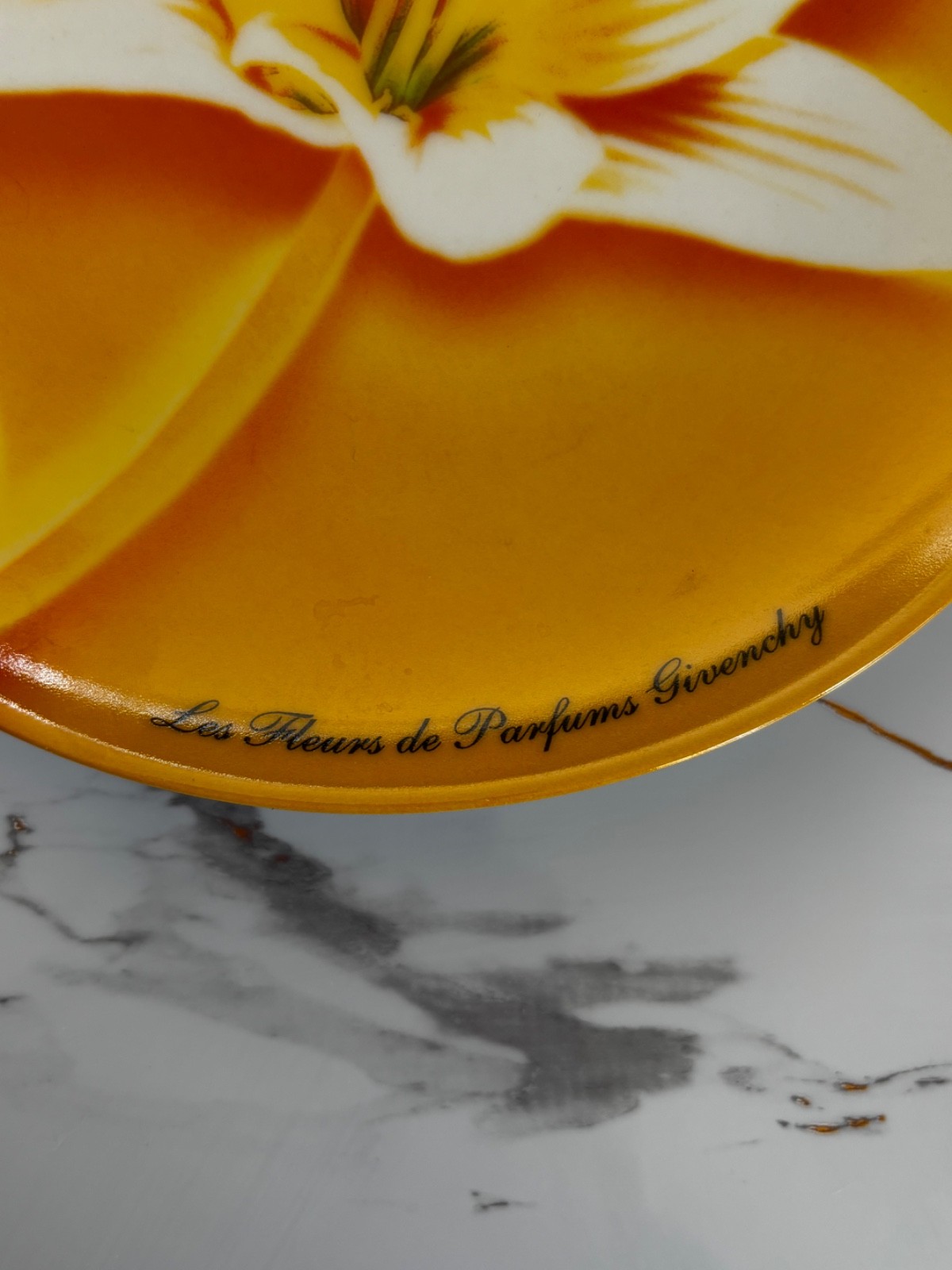 Vtg Givenchy Paris Les Fleurs de Parfums Porcelain Flower Plate Yellow Day Lily thumbnail 3