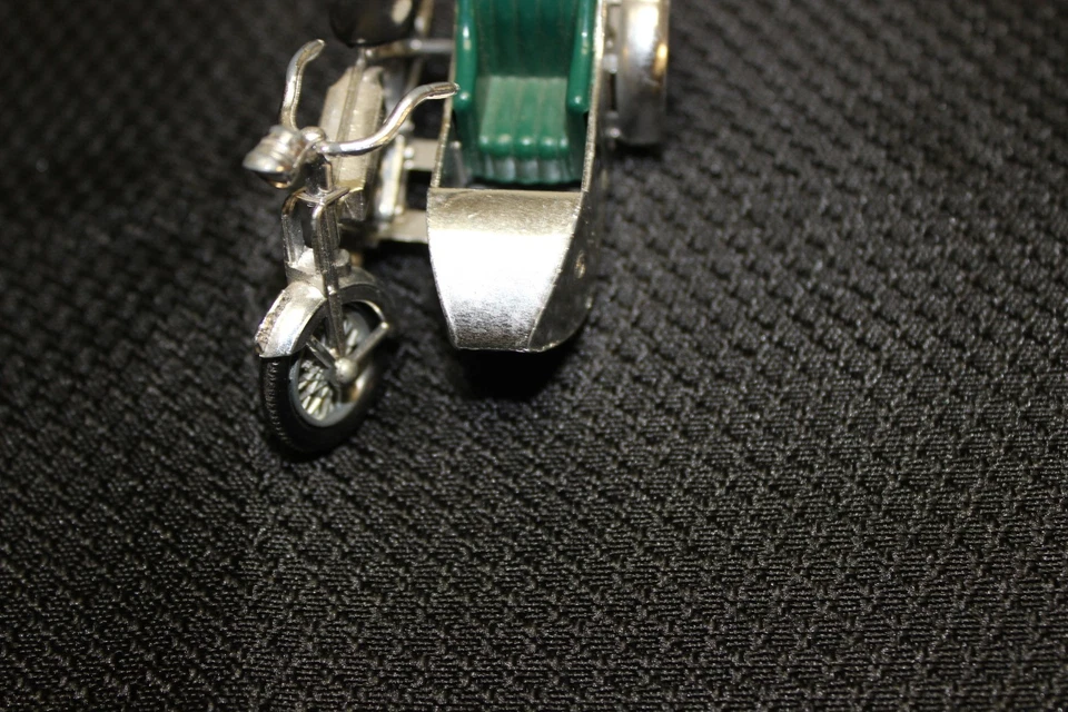 Matchbox motorcycle with sidecar green seat 1914 Lesney Sunbeam - Image 4 of 4