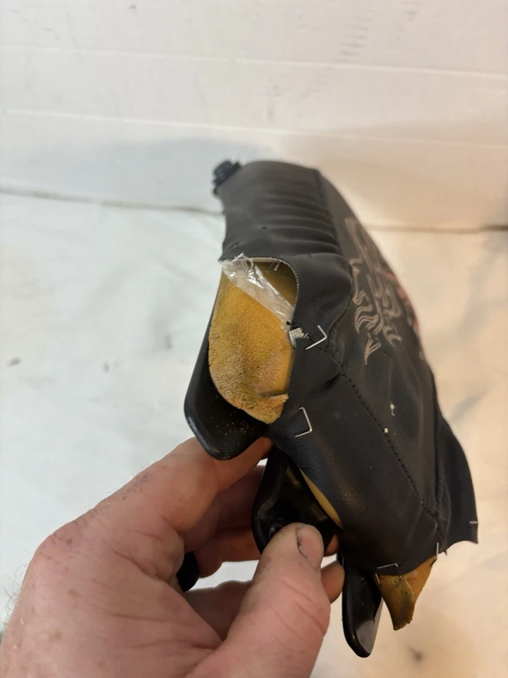 2010 - 2016 HONDA FURY VT1300 REAR SEAT W BRACKET NEEDS RECOVERED SEE DESC HF1 - Image 3 of 4