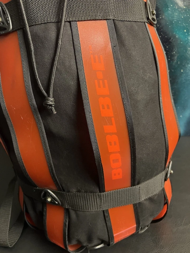 Mochila de Lona Boblbee XL Roja y Negra Bolso Mensajero Cordón Superior Carcasa Dura Foto 2 de 4