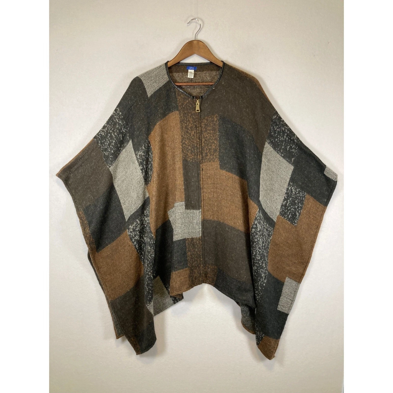 Boho Earthy Apt. 9 Womens One Size Brown Patchwork Zip Neck Knit Poncho Wrap