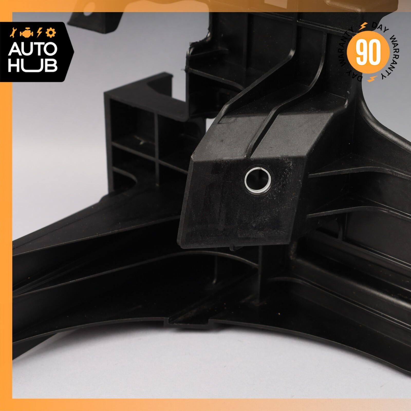 14-20 Maserati Ghibli SQ4 M157 Quattroporte M156 Junction Fuse Box Bracket OEM