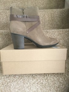 clarks enfield coco olive