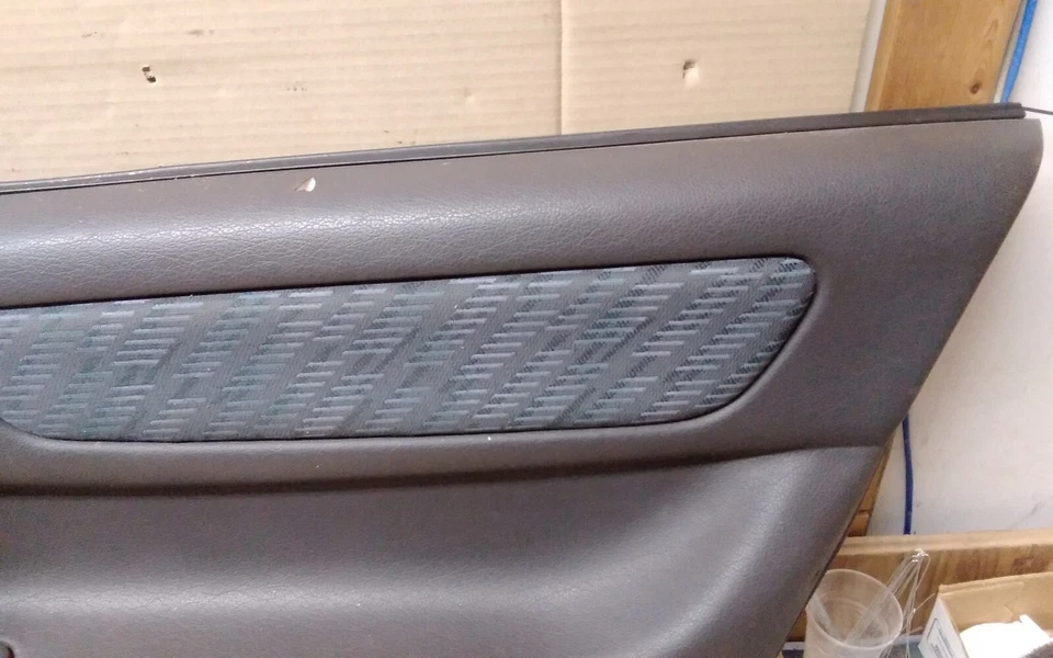 1994 MITSUBISHI 3000GT STD DOOR PANEL W/ POWER RIGHT SIDE DARK GREY BLUE INSERT - Image 2 of 4