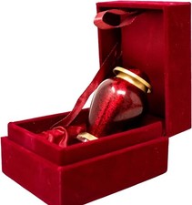 Reading Ruby Small keepsake Funeral Urn, Urn for Mini Ashes Small urn - Keepsake