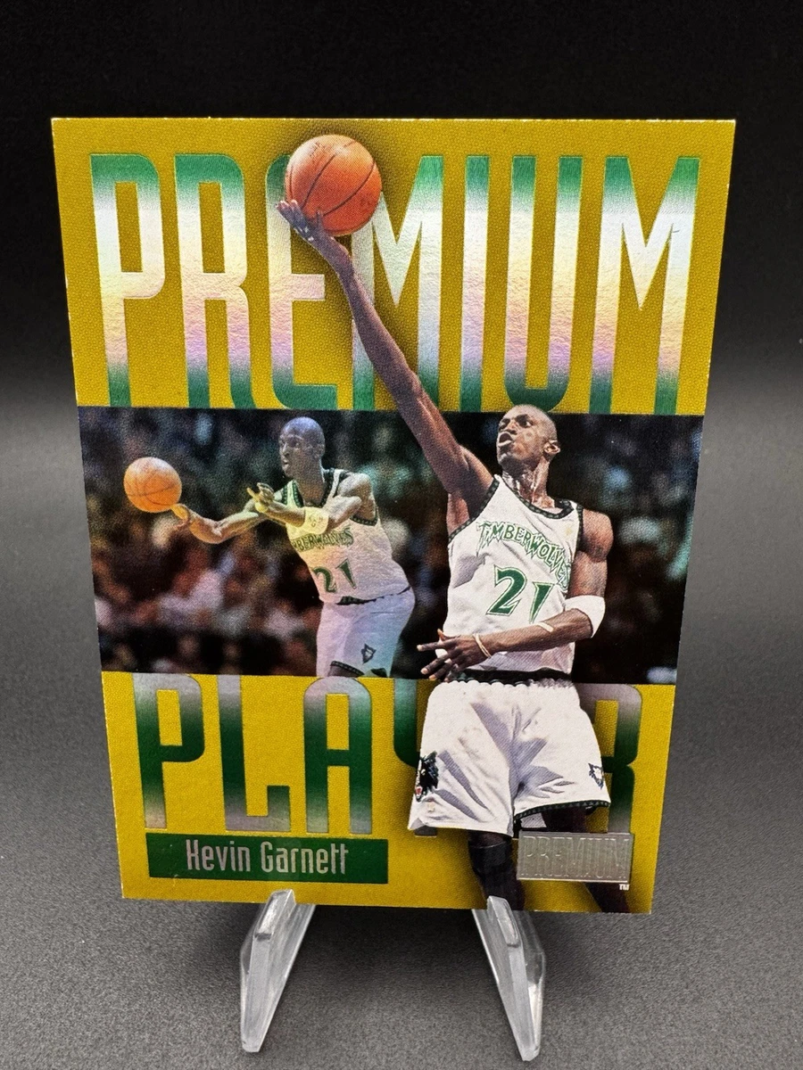 SkyBox Kevin Garnett Basketball Autographed Sports Trading Cards