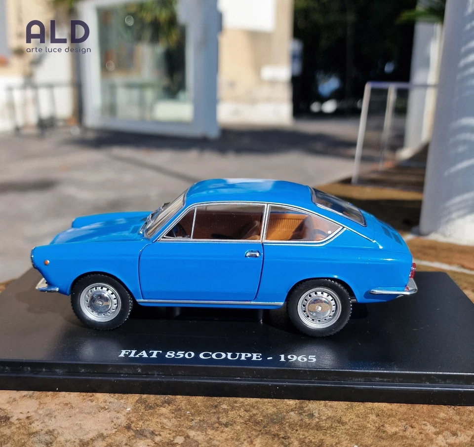 modellino auto scala 1/24 usato fiat 850 coupe del 1965 modellini da collezione - Immagine 2 di 4