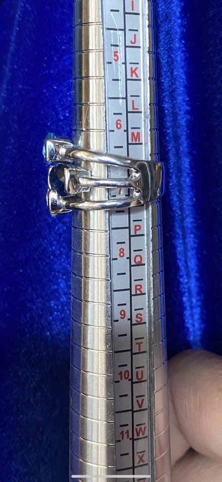 Lia Sophia Silver Tone Ring Size 6.5 Blue And Clear Glass Stones Costume Jewelry - Image 2 of 4