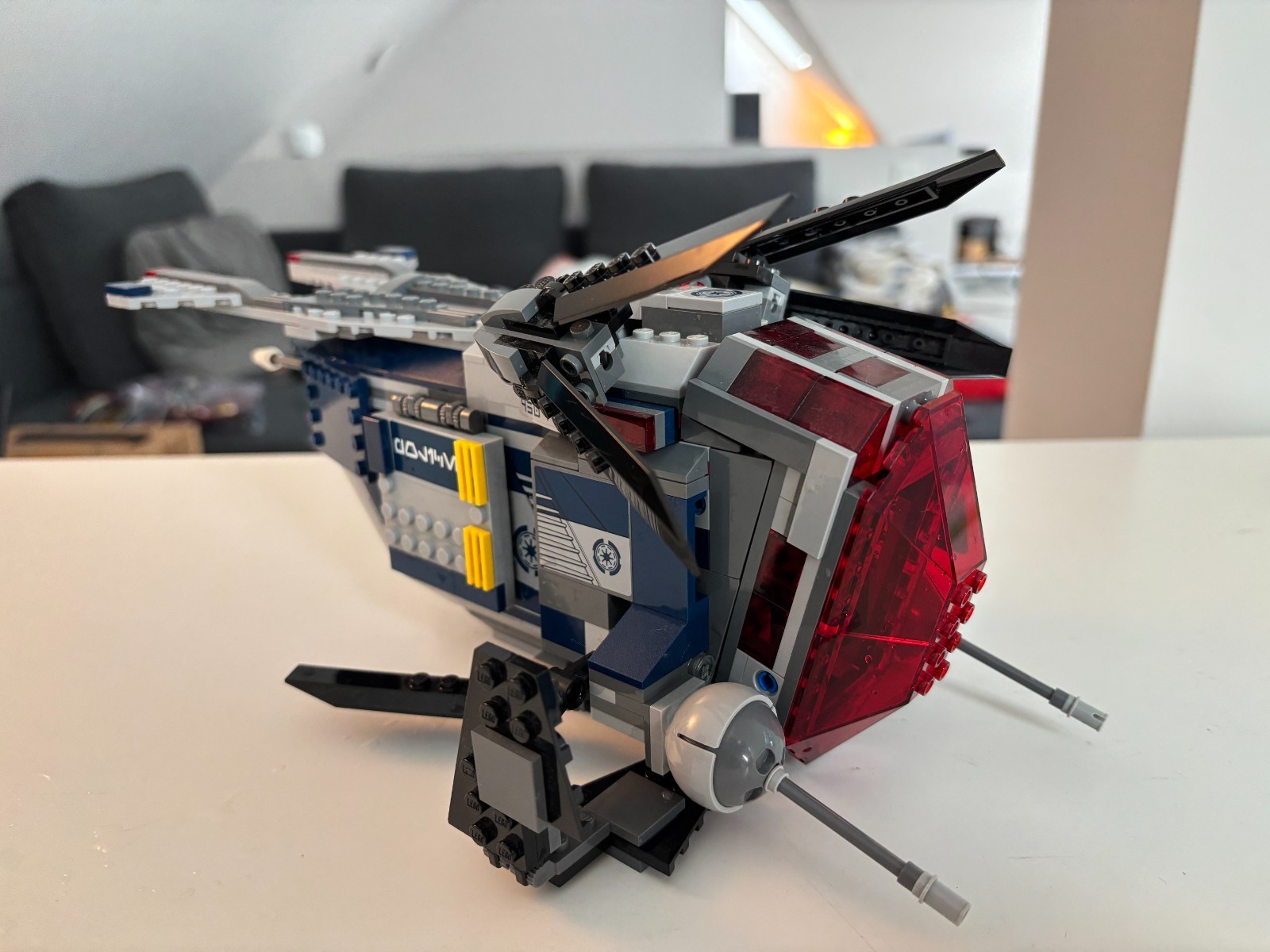 LEGO Star Wars 75046 Coruscant Police Gunship (All minifigures!)