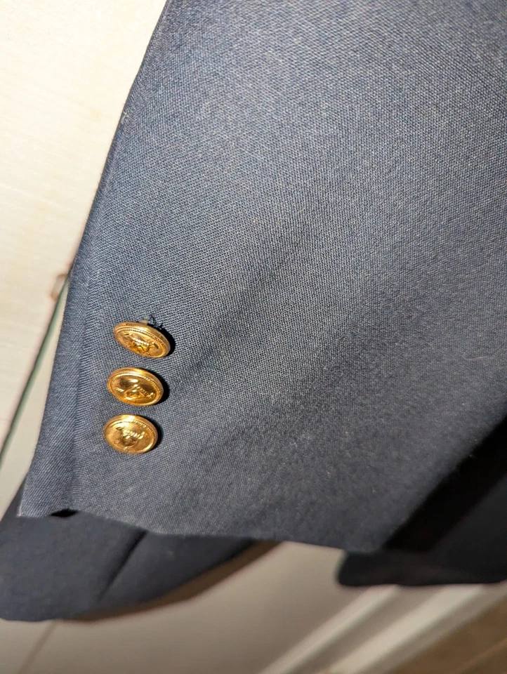 Casaco jaqueta blazer vintage New Castle & York masculino 48L azul marinho dourado 2 botões - Imagem 2 de 4