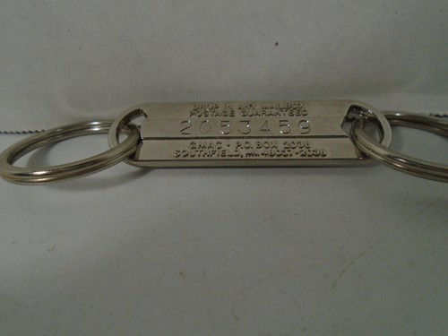 VINTAGE GMAC DEALER METAL KEYCHAIN (LOOK) - Picture 3 of 5