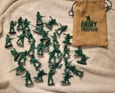 Vintage lot 32 Green Military Plastic Army Troopers US Army Soldiers 1.75 Canvas