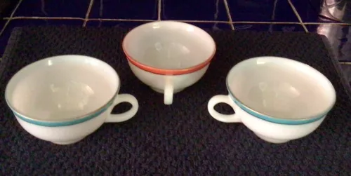 Vintage Pyrex Coffee/Tea Cups (3)