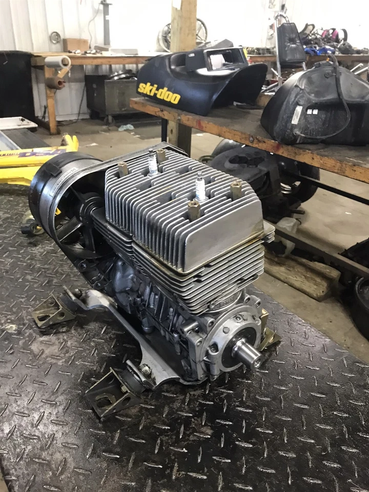 Motor de moto de nieve 99 Ski-Doo Formula S 380 Foto 2 de 4