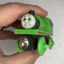 Thomas Friends Wooden Railway Percy Magnetic Train Car 2001