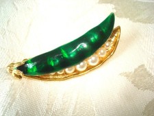 Vintage Gold Tone and Green Pea Pod Brooch With Faux Pearl Peas KJ