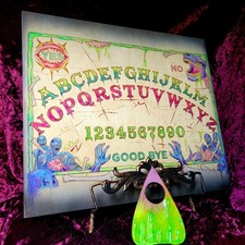 Ouija Board Brett aus Holz - Hexenbrett  mit Zombies- Handbemalt