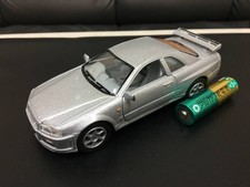 Coche fundido a presión KiNSMART (escala 1/36) "NISSAN Skyline GT-R R34 plateado" (almacenado en