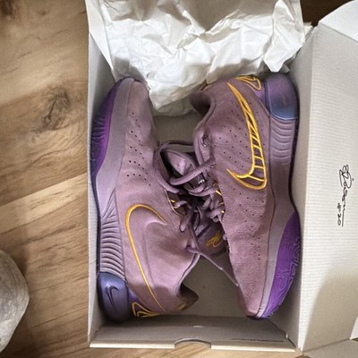 Nike Purple Yellow Basketball Low Top Sneakers Lace Up Rubber Outsole Men