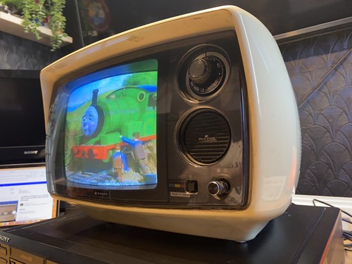 π SANYO CTP 1101 9'' inch COLOUR CRT TV COMMODORE BBC SEGA 3DO NES PS1 C64ππ»