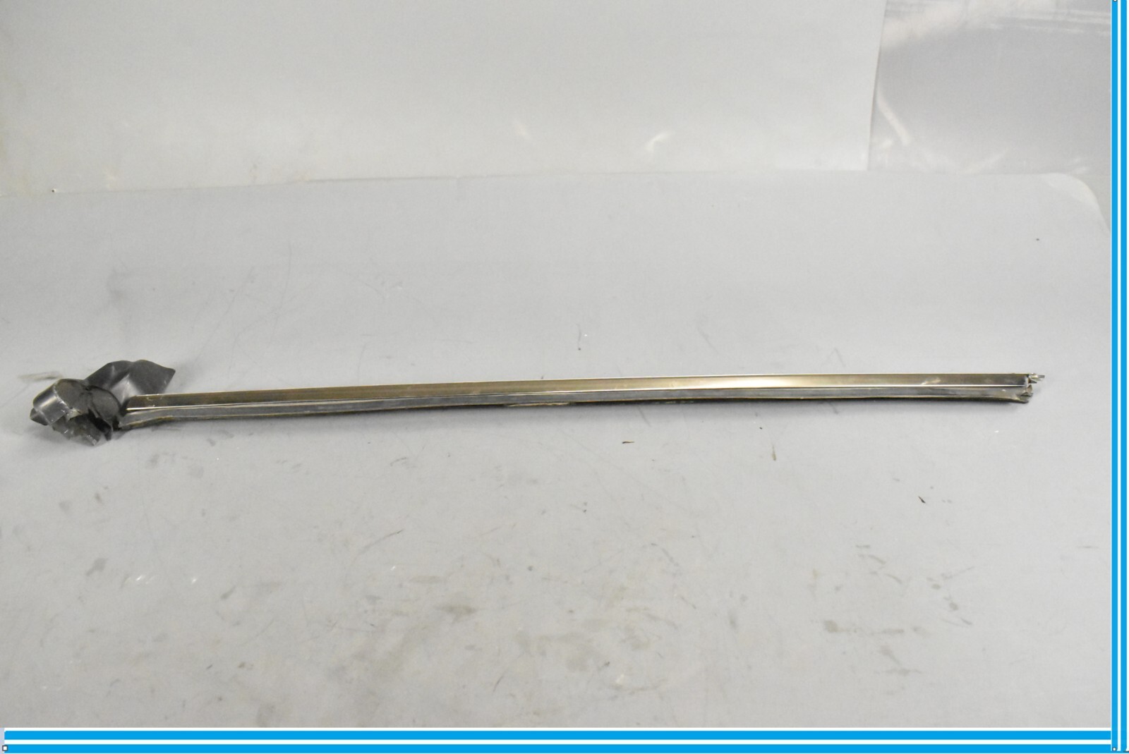 20002006 MERCEDES BENZ W215 CL500 REAR RIGHT QUARTER GLASS WINDOW TRIM