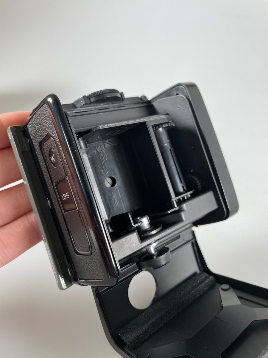 135 W ZENZA BRONICA SQ 135W Film Back Holder For SQ w/Screen 135 W ZENZA BRONICA SQ 135W Film Back Holder For SQ w/Screen